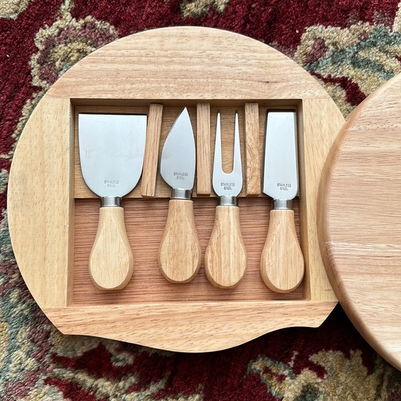 5 piece Stainless Steel Cheese Board Serving Set with wooden swivel case - Picture 1 of 4